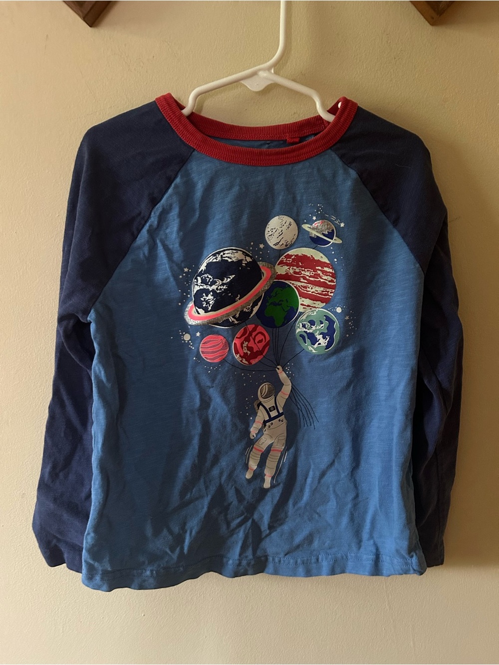 Mini Boden Glow in the Dark Astronaut Planets Shirt